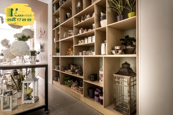 Thiết kế cửa hàng shop hoa tươi nhỏ Romano Cassar tinh tế tại quận Gò Vấp - TP.HCM
